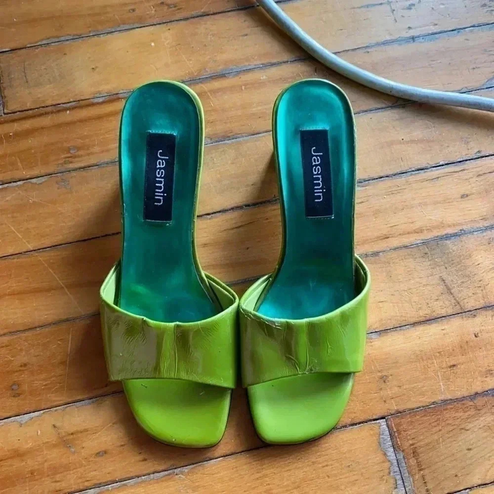 Vintage green 90s square toe y2k kitten heels slip on mules